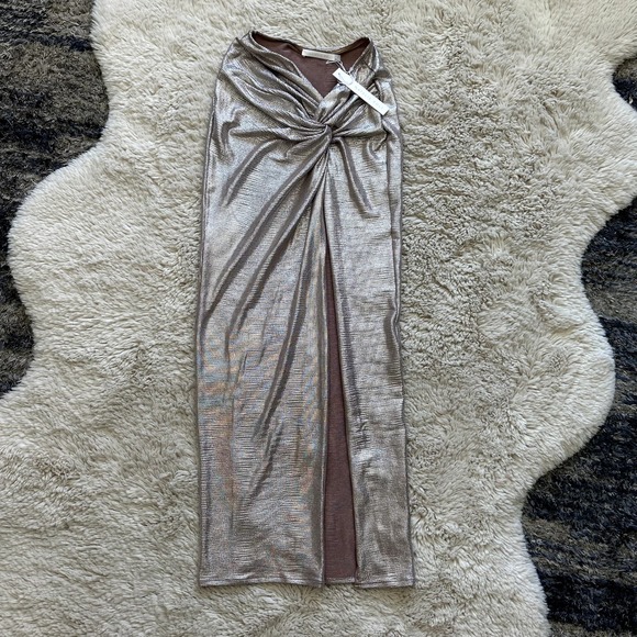 NWT* SOLD OUT* Natalie Rolt X REVOLVE Saskia Skirt in Silver Size 1 (SMALL) - Picture 11 of 11